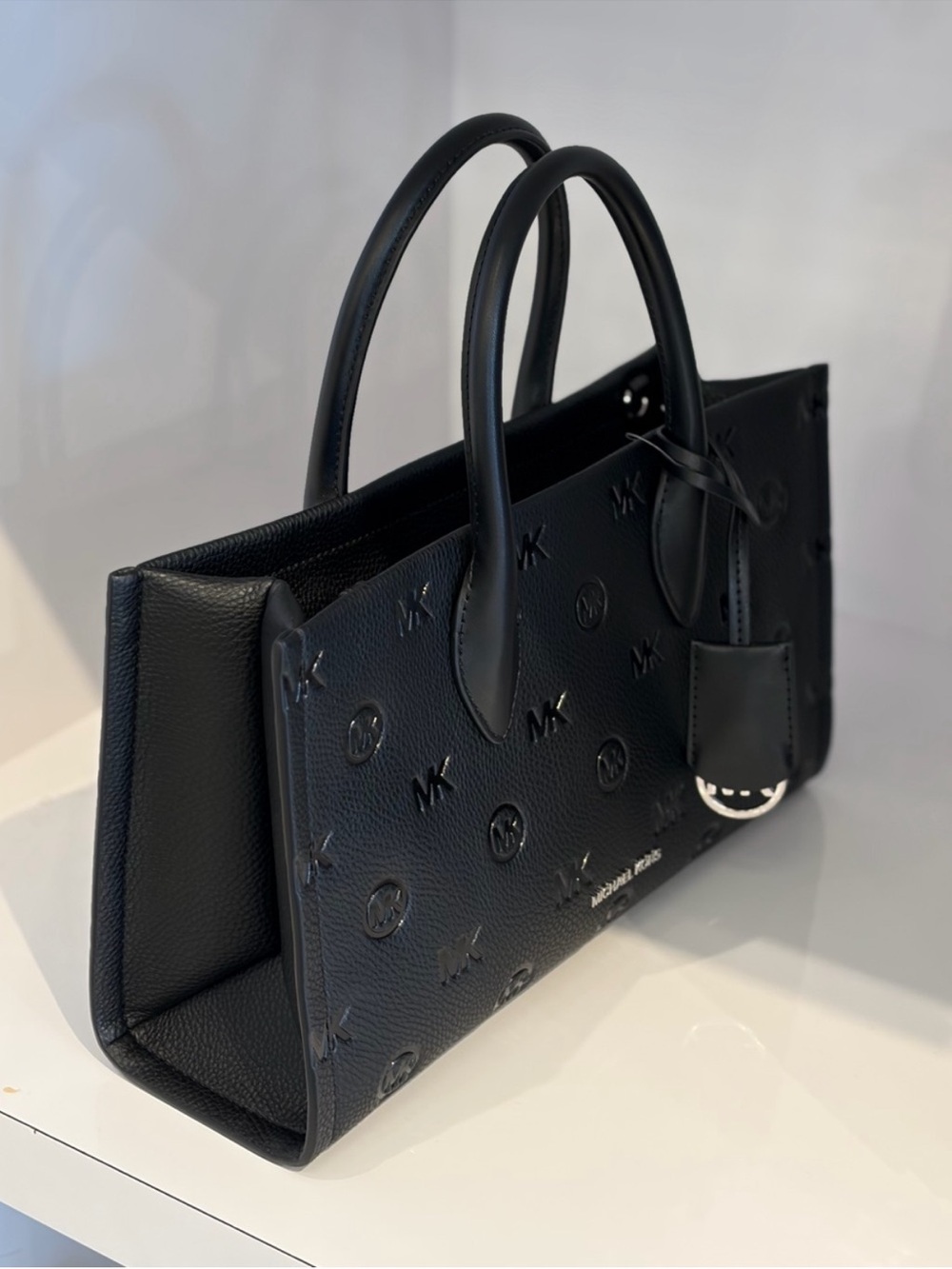 Michael Kors Mirella Medium
Logo Debossed Satchel Black - Picture 8 of 12